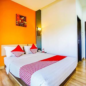 Oyo 770 De Nearby Hotel